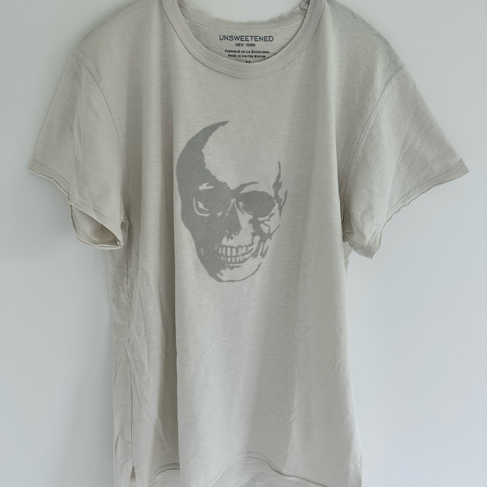 Unsweetened New York Skull White Sand Perfect Tee